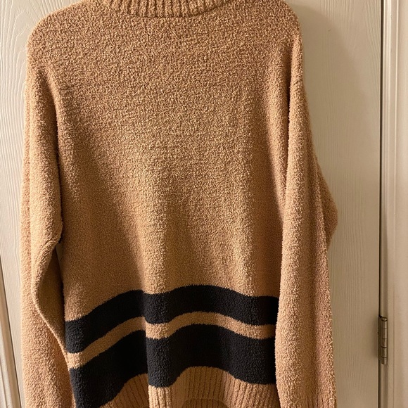 St John’s Bay women’s sweater NWT size XL light brown. - Picture 3 of 4